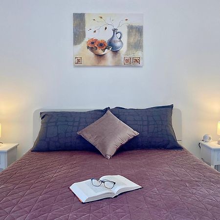 Ema Apartment Póla Kültér fotó