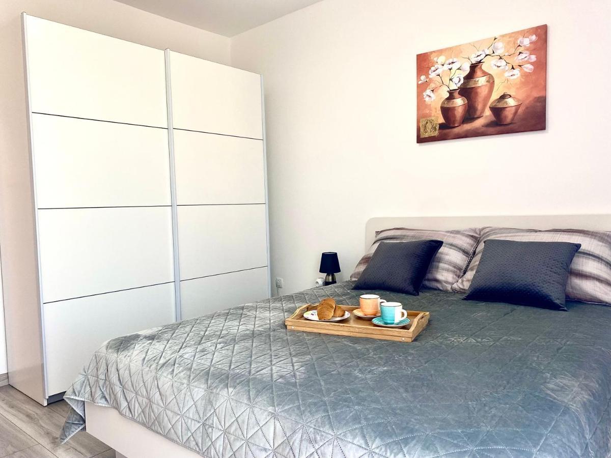 Ema Apartment Póla Kültér fotó