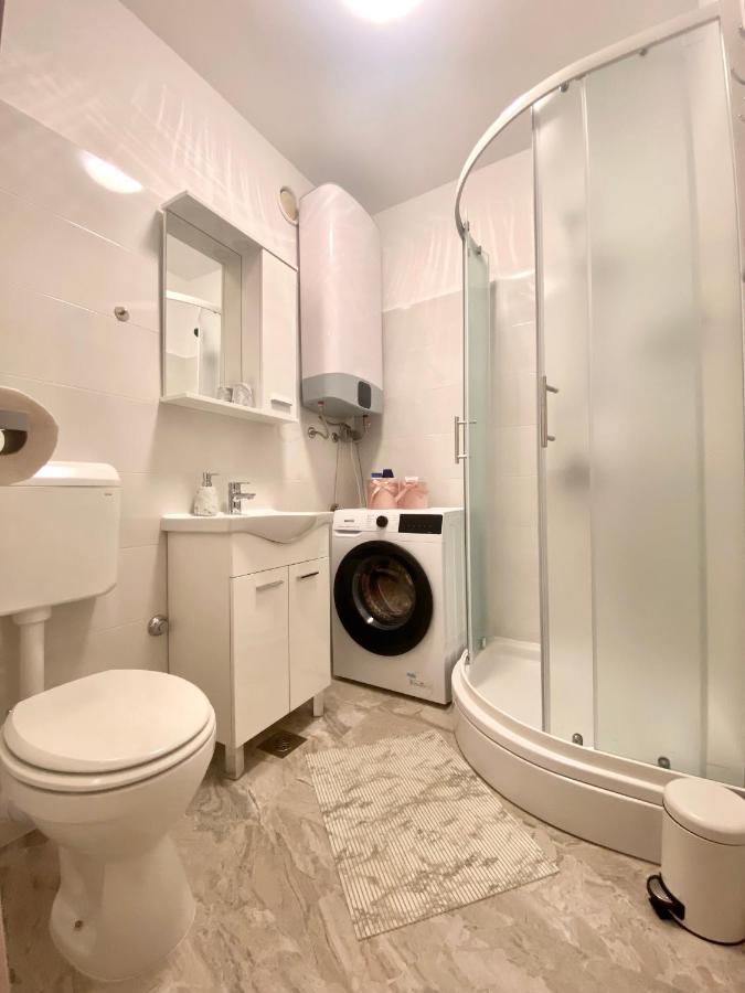 Ema Apartment Póla Kültér fotó