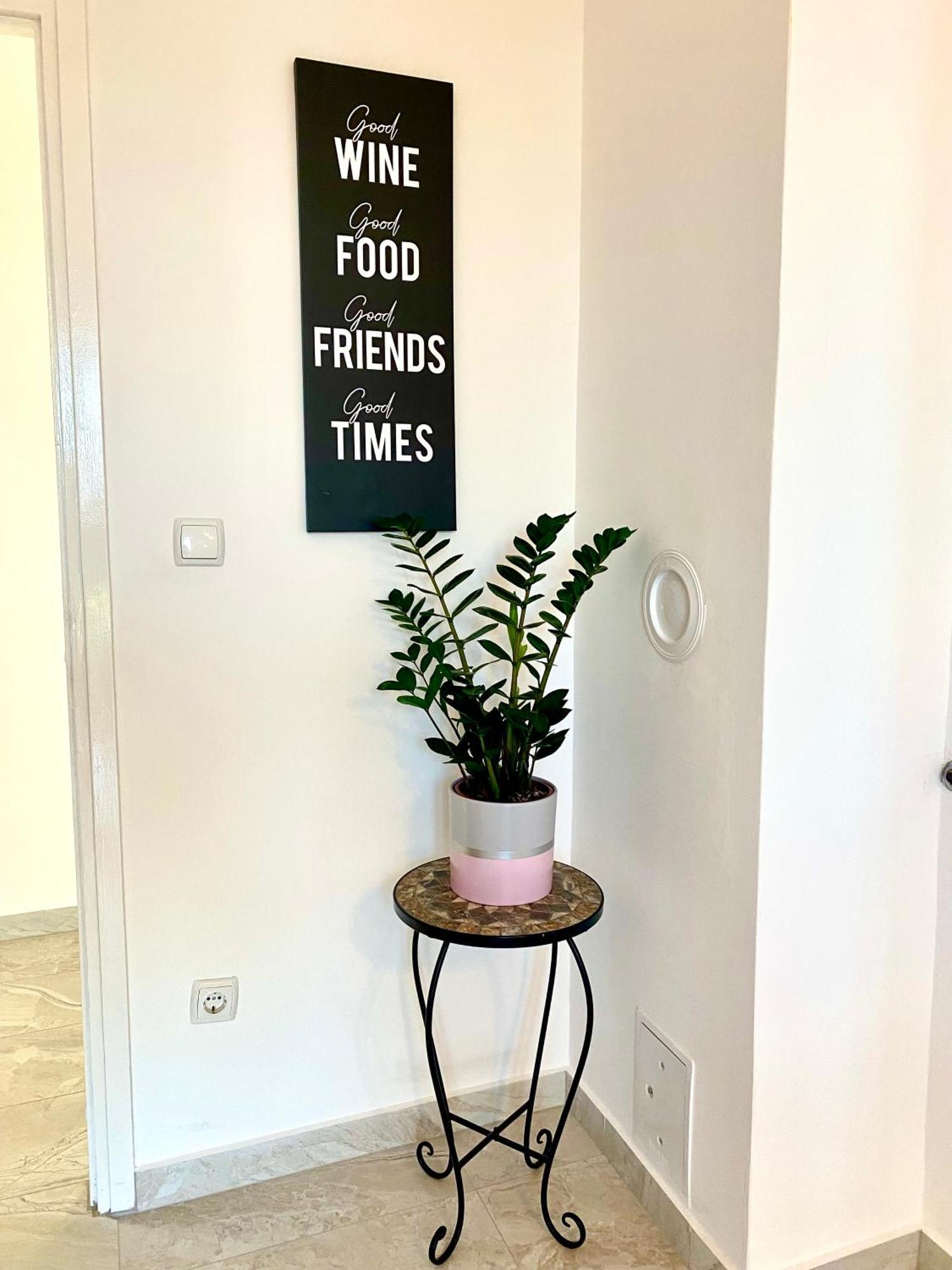 Ema Apartment Póla Kültér fotó